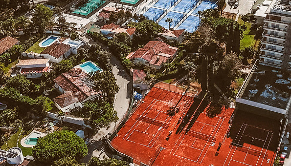 Španělský resort s padelovými a tenisovými kurty